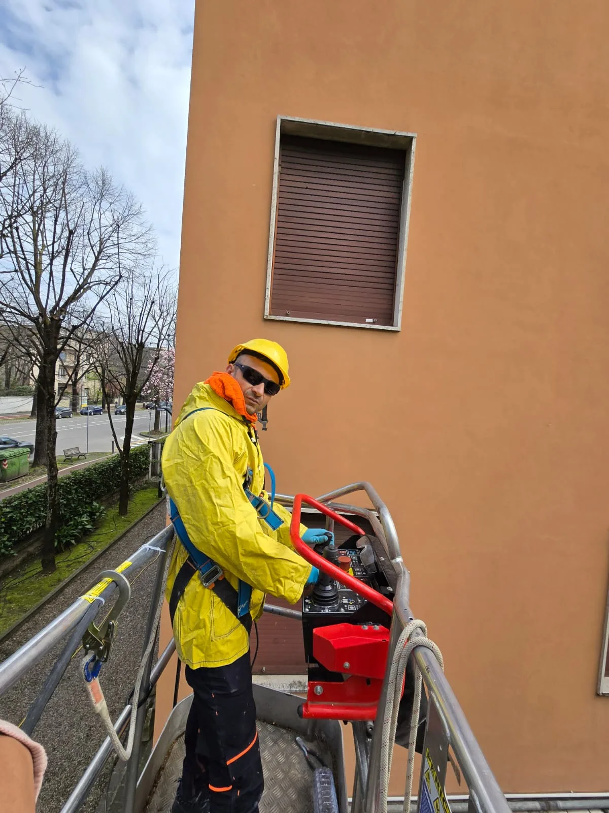 Lavoro di tinteggiatura, decorazione e restauro di Affari a Colori a Parma