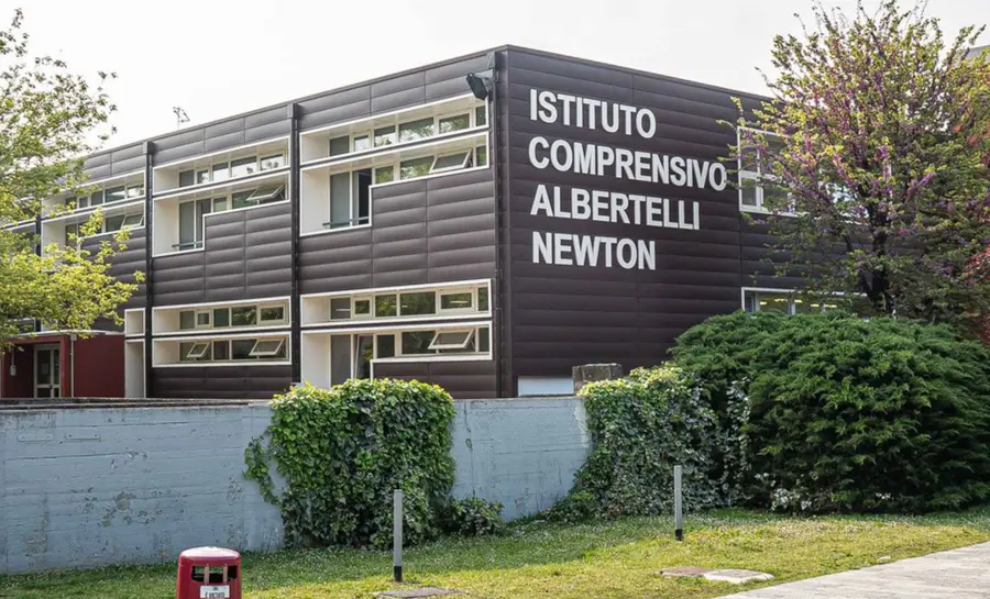 Lavoro di tinteggiatura, decorazione e restauro di Affari a Colori a Parma
